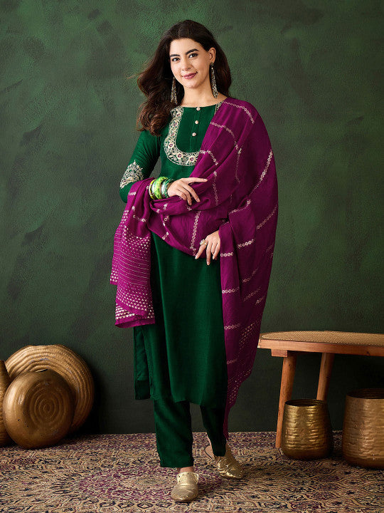 Noor Vastr Royal Green Embroidered Kurta Set with Contrast Dupatta