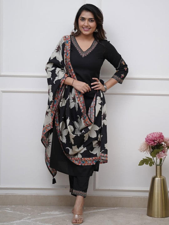 Noor Vastr Signature Black Kurta Set with Statement Floral Dupatta